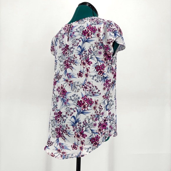 Pink Rose Vintage Blue & Pink Floral Criss Cross V-Neck Short Sleeve Top, Medium - Picture 8 of 16